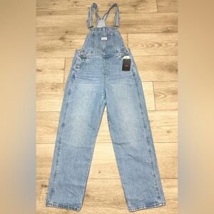 Levi's Premium VINTAGE WOMEN'S OVERALLS Size XS Medium Wash PC9 853150016